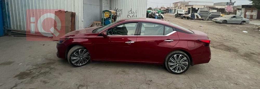 نيسان ألتيما